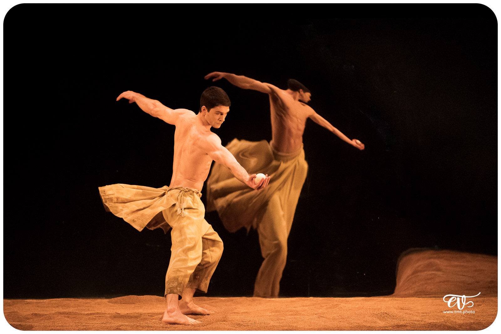 MY LAND (RECIRQUEL COMPANY)